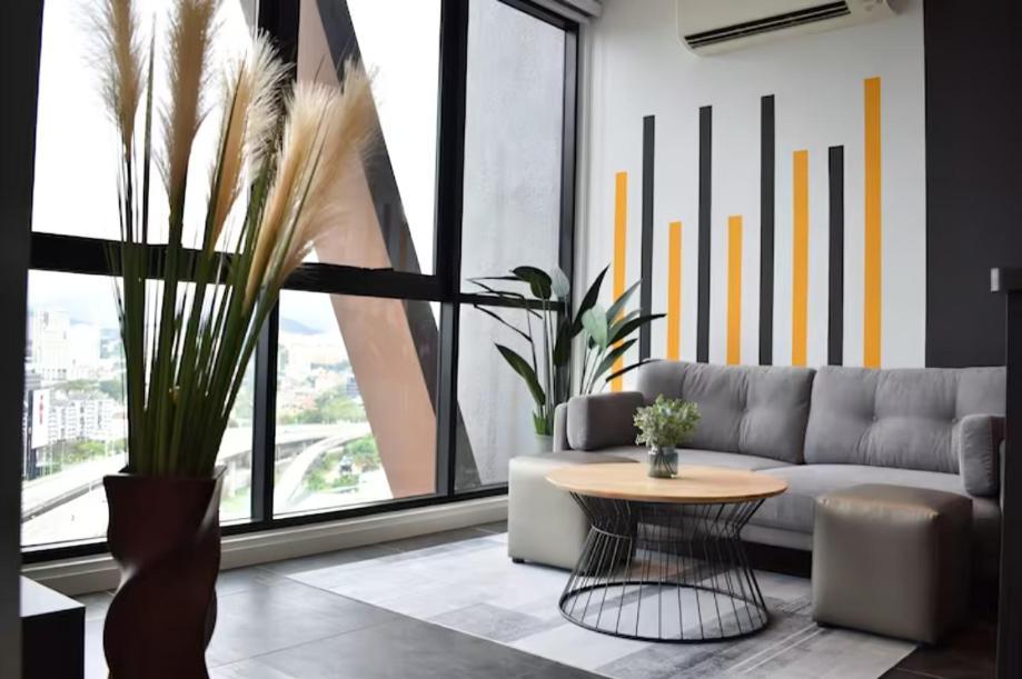 Scarletz Suites Klcc By Deko Kuala Lumpur Room photo