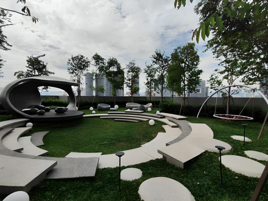Scarletz Suites Klcc By Deko Kuala Lumpur Exterior photo
